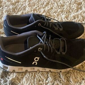 On Running On Cloud Women's Black Athletic Running Shoes, size 9.5